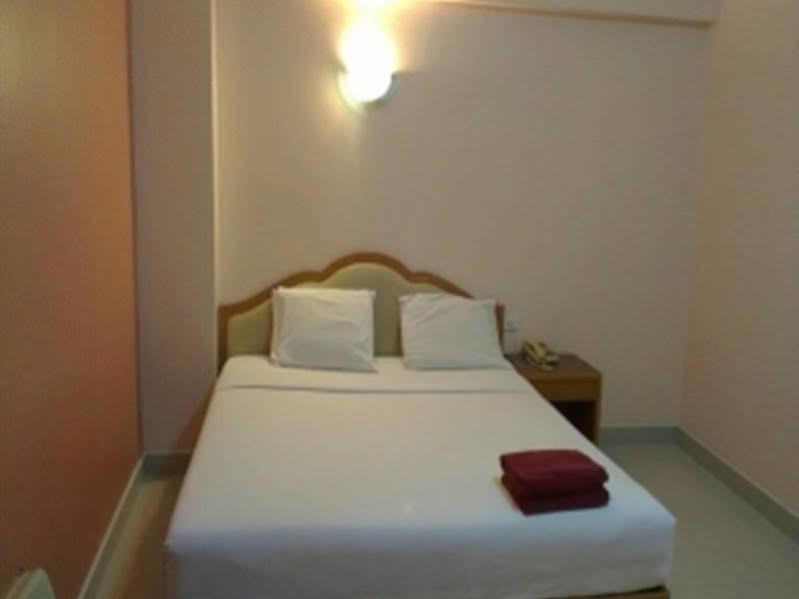 Cherry Hotel Pattaya Exterior photo